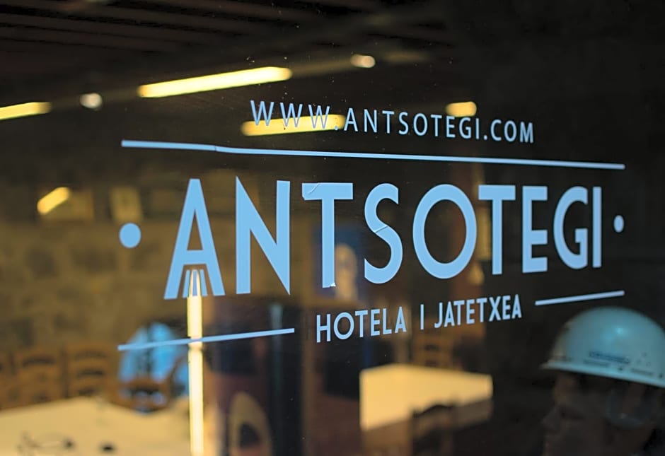 Hotel Antsotegi