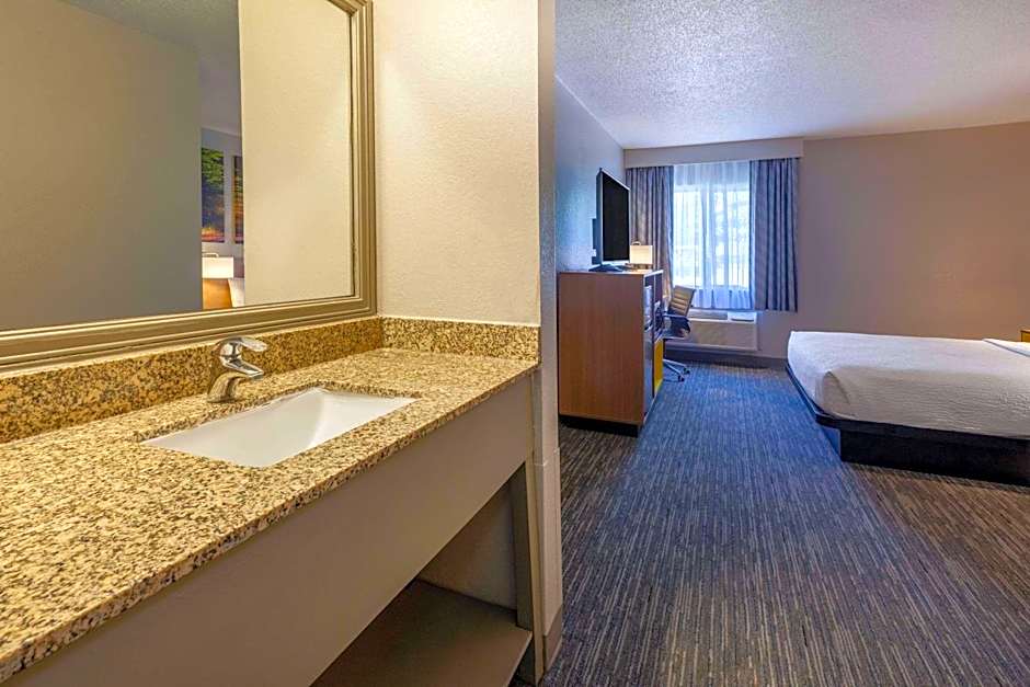 Days Inn by Wyndham Racine/Sturtevant