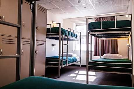 Bed in 8-Bed Mixed Dormitory Room