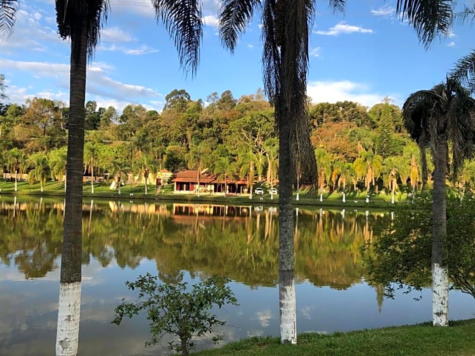 Chalés Sitio Dois Lagos - Amparo SP