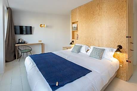 Superior Double or Twin Room with City View