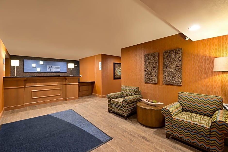 Holiday Inn Express & Suites Fraser