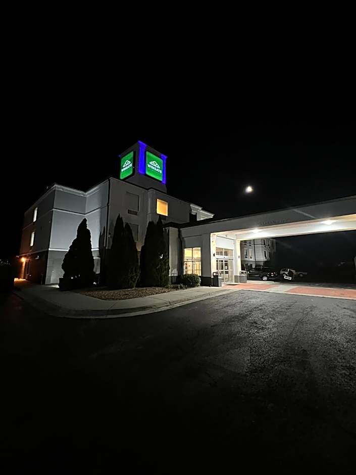 Wingate by Wyndham Dublin Near Claytor Lake State Park