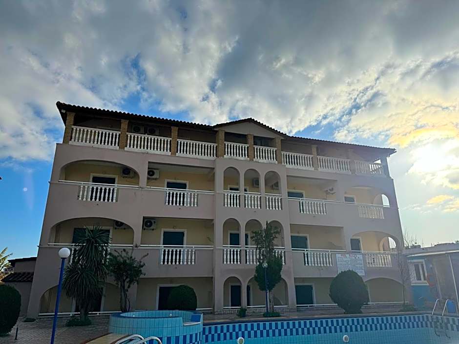 Sandy Maria studio 701