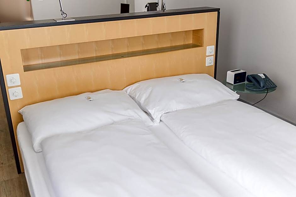 Royal Hotel - Urban Living