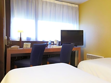 Triple Room - 3 Single Beds