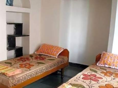 Economy Room with Shared Bathroom