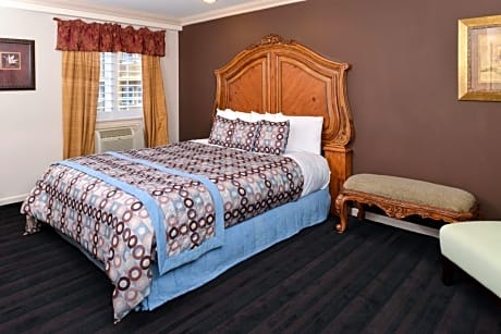 1 Queen Bed-Accessible-Nonsmoking-Free Wifi- Coffeemaker-Hairdryer-Cable Tv-Iron-Board-Desk