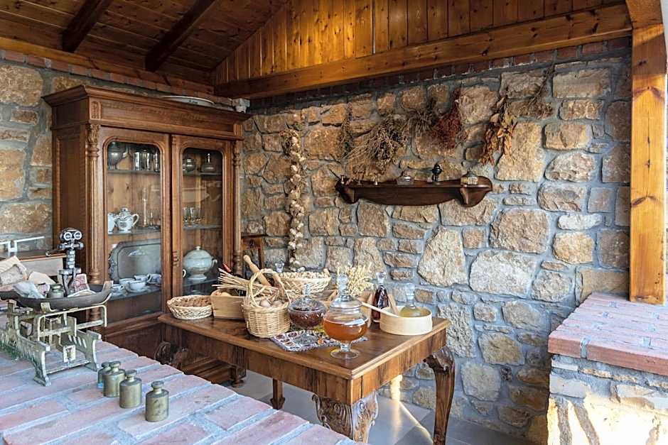 Akrolithos Luxury Suites & Spa