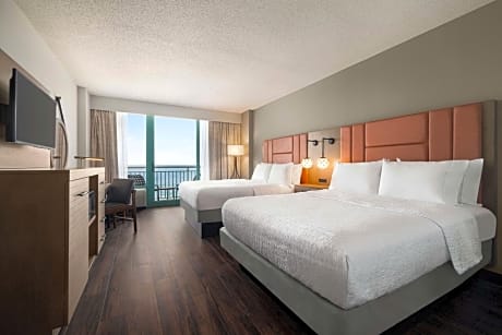 Queen Room with Two Queen Beds and Bath Tub - Oceanfront - Floor 5