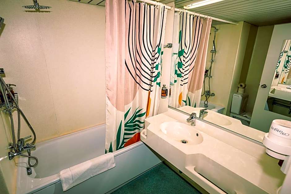 Hessenland Hotel Kassel Innenstadt by Stay Awesome