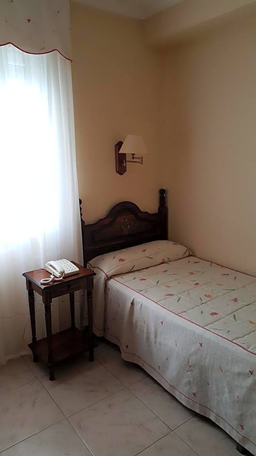 Foto 1 von 4 von Single Room with Bathroom