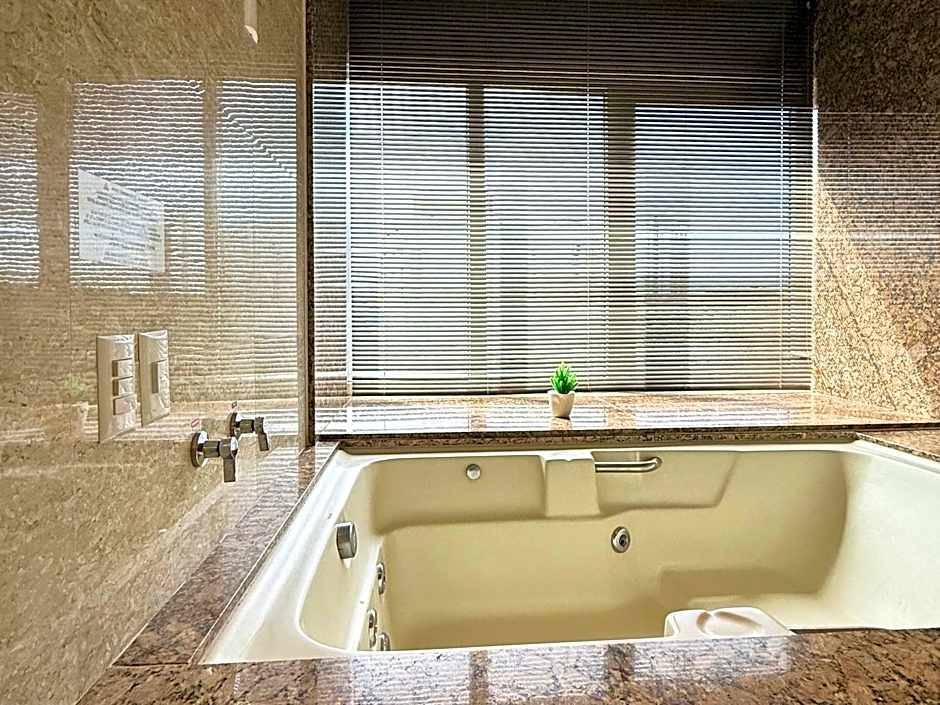 Continental Inn Hotel