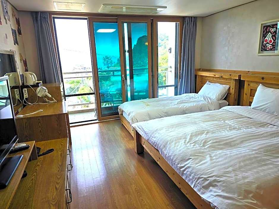 Cheonjiyeon Hotel