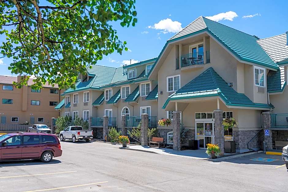 Pocaterra Inn & Waterslide