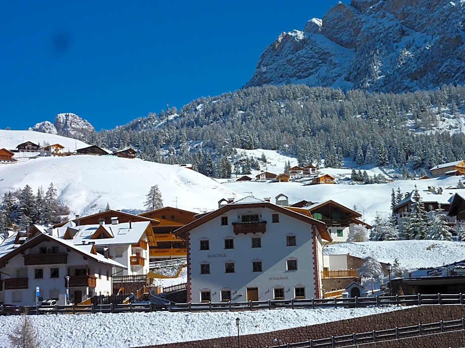 Apartments Restaurant Rusctlea