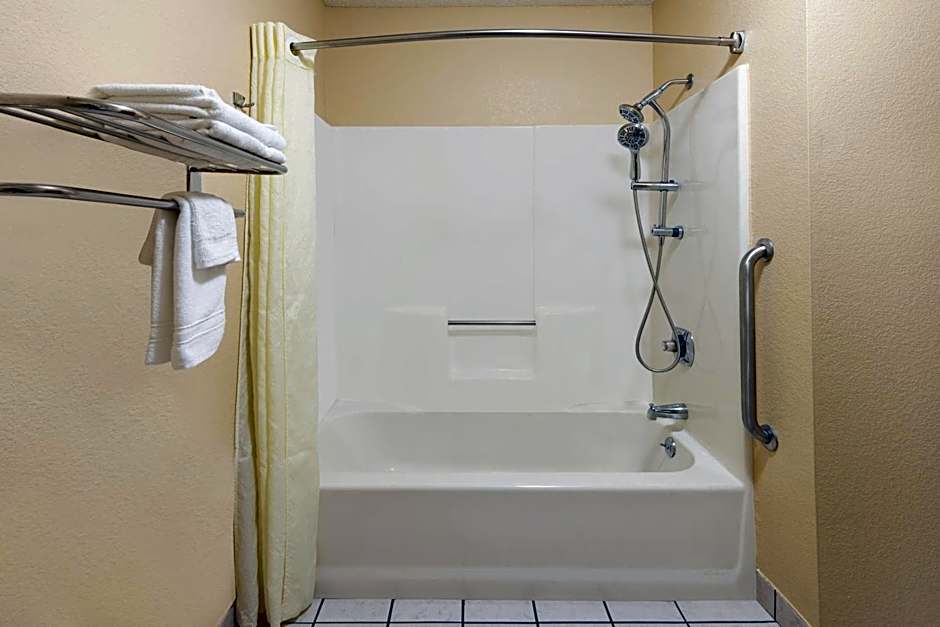 Super 8 by Wyndham Charleston/Sikeston East MO