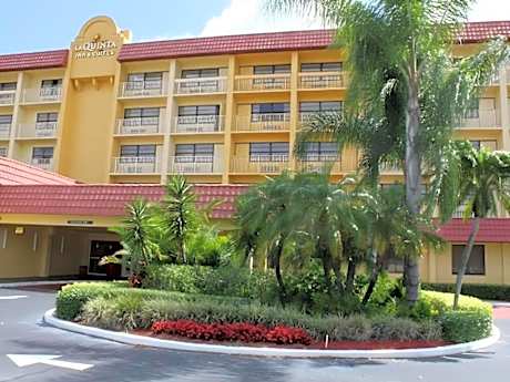 La Quinta Inn & Suites by Wyndham Coral Springs University Drive