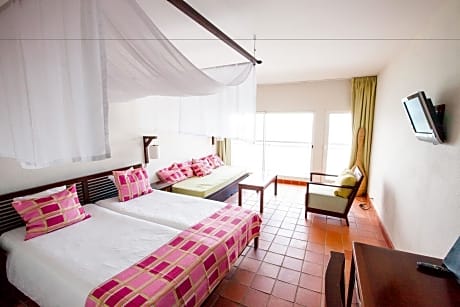 Large room sea view (1 Queen Bed and 1 Double Sofa Bed)