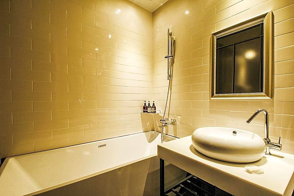 Brown Dot Hotel
