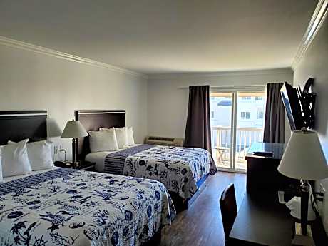 Deluxe Queen Room with Ocean View