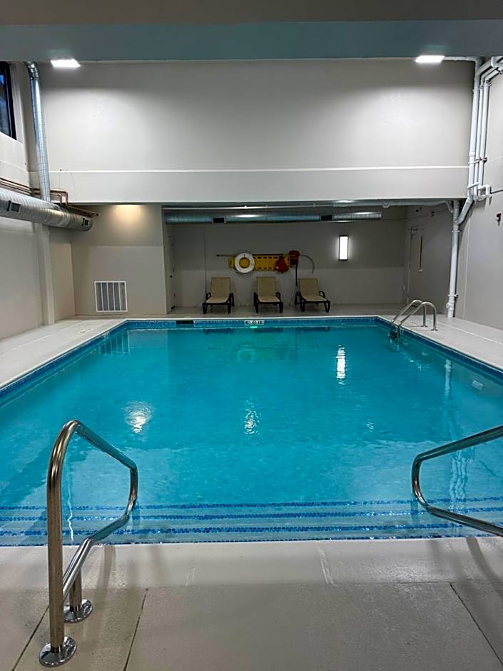 Beachfront Hotel Houghton Lake