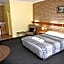 Holbrook Town Centre Motor Inn