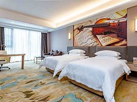 Vienna International Hotel (Duyun Qinhan Film and Television City Green Expo Park)