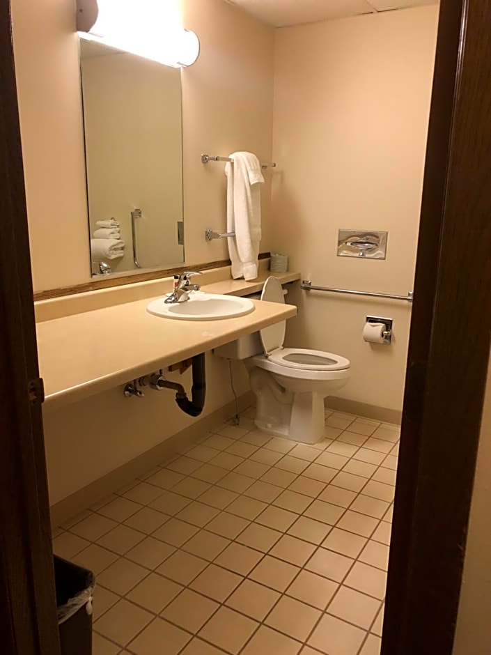 Super 8 by Wyndham Superior WI