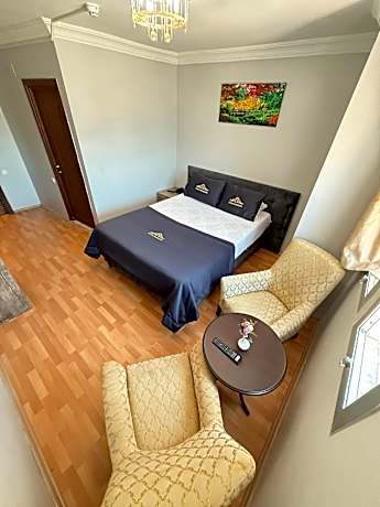 Double Room with Shower - Smoking