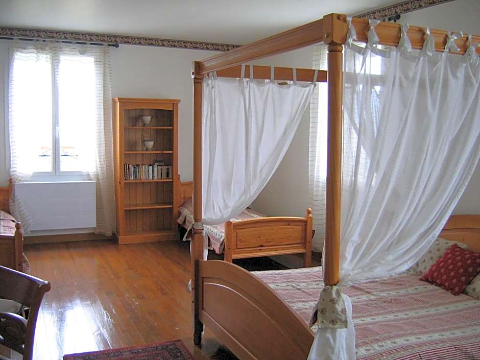 La Maison Jaune