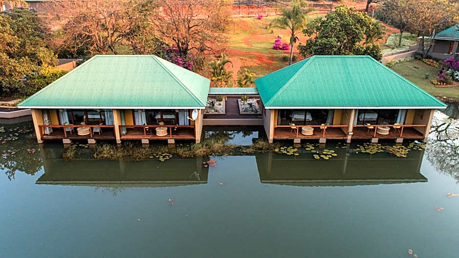 Bambuu Lakeside Lodge