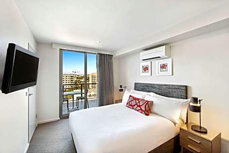 One Bedroom Apartment - Weekly Housekeeping