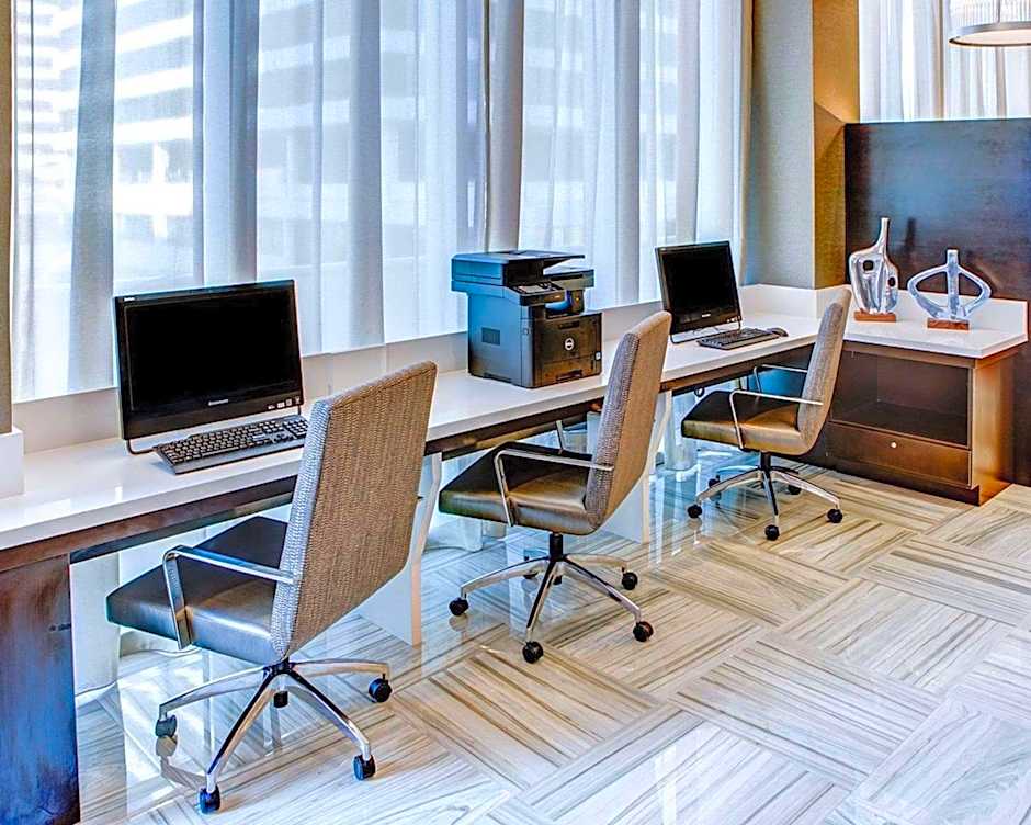 Cambria Hotel White Plains - Downtown