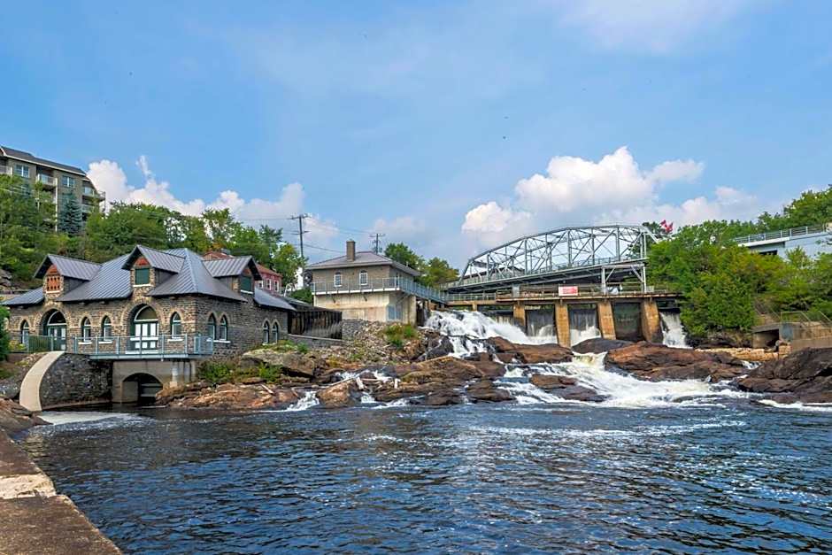 Knights Inn - Bracebridge, ON