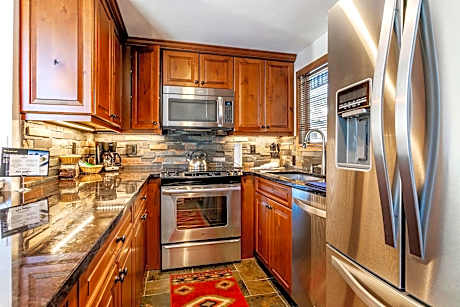 One-Bedroom Suite with Bunks