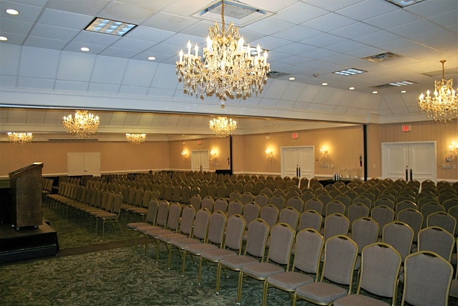 Clarion Inn & Suites Conference Center