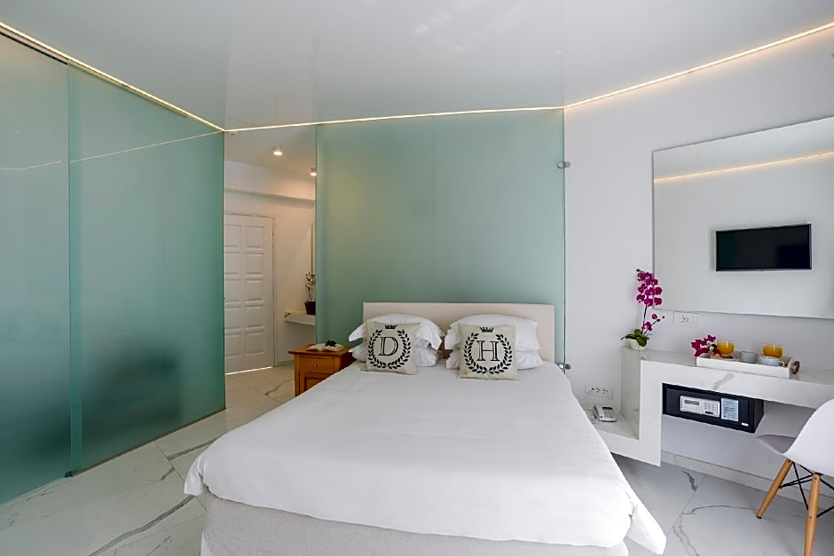 Dionysos Hotel
