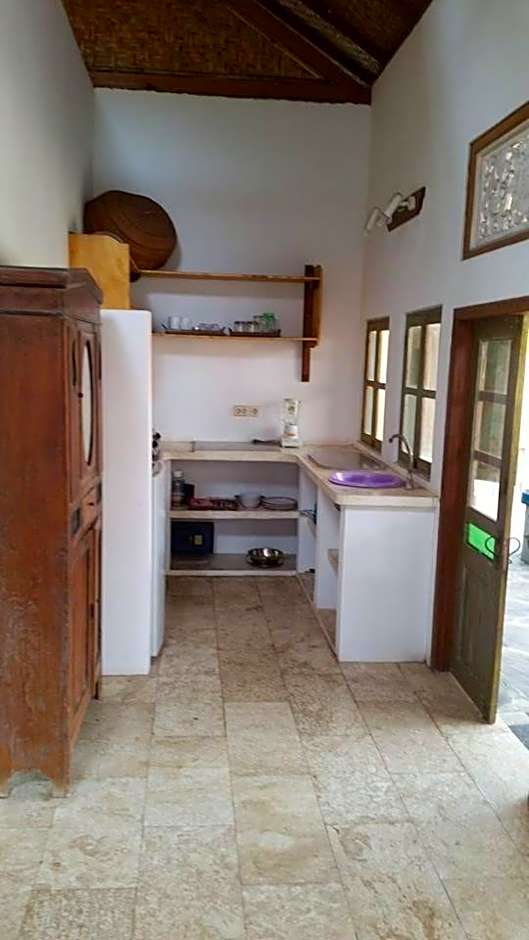 Elephant House and Bungalows Gili Air