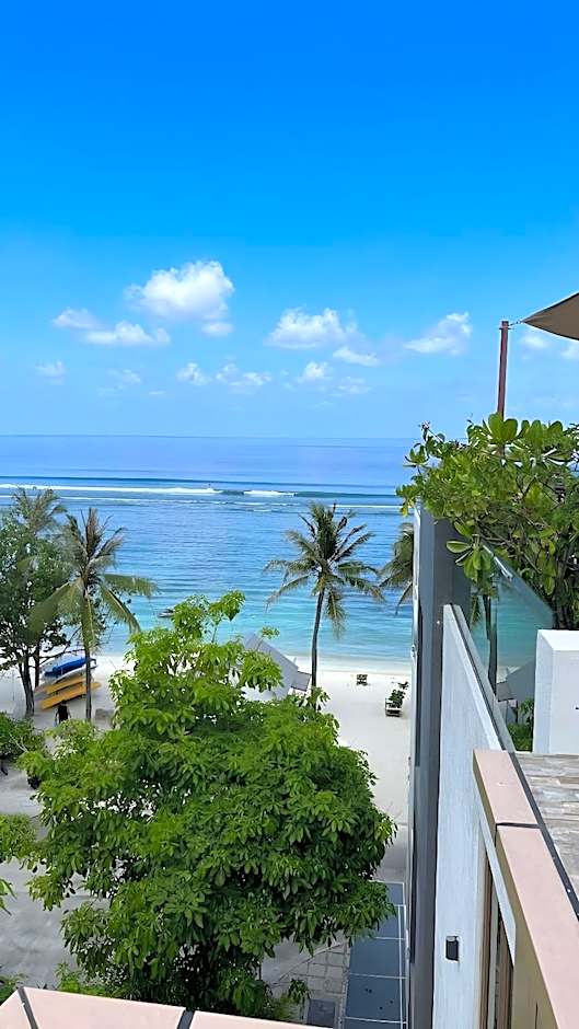 Turquoise Residence by UI