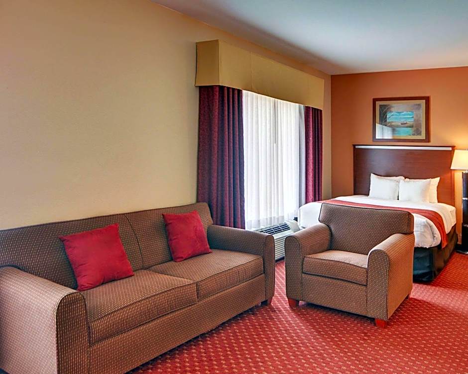 Quality Suites Near Cedar Creek Lake