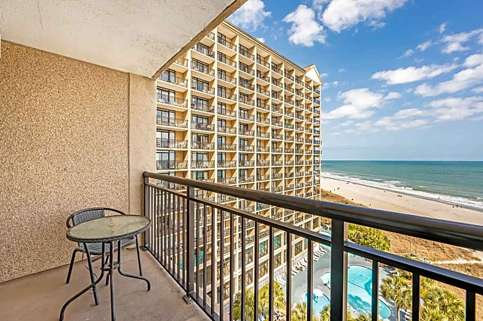 Oceanfront Views, Recently Renovated Kitchen,Pools