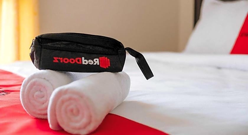 RedDoorz near Alun Alun Kota Serang