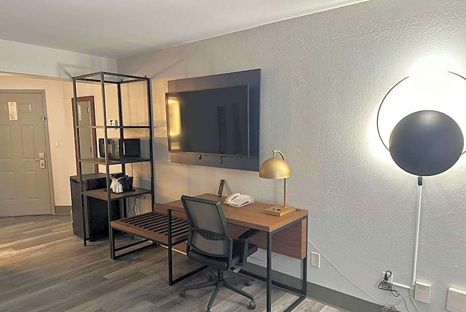 La Quinta Inn & Suites by Wyndham Birmingham Homewood