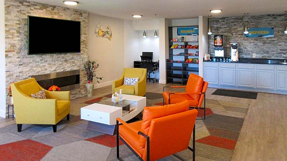 Clarion Pointe Evansville North