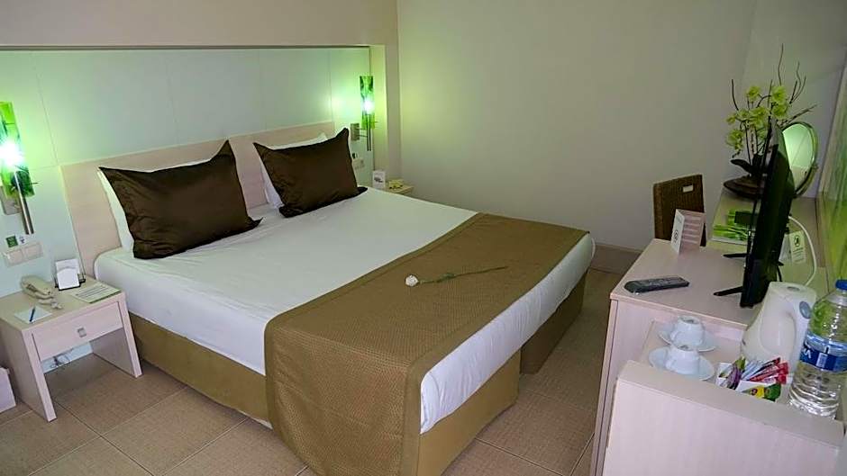 Ambassador Plaza Hotel - All Inclusive