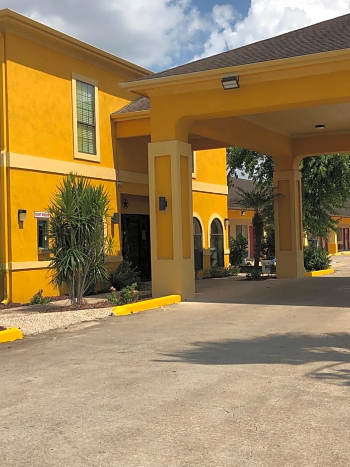 Los Fresnos Inn and Suites