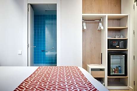 Double Room for Single Use