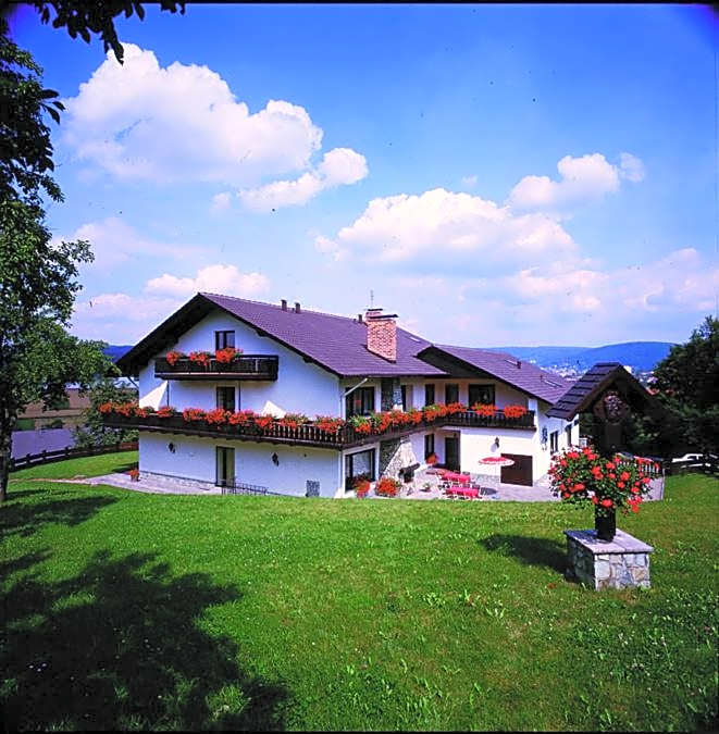 Hotel - Gasthof Spessarttor & Hotel Bergwiesen -hier auf Wunsch Zimmer mit Balkon