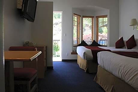 Queen Room with Two Queen Beds